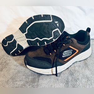 Skechers shoes great shape